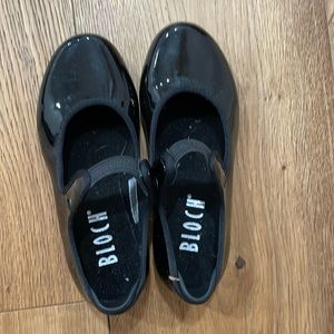 Kid tap shoes